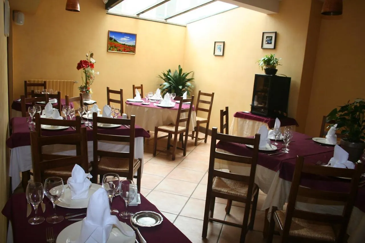 Logis Hotel Restaurant Au Bon Accueil Arvieu France