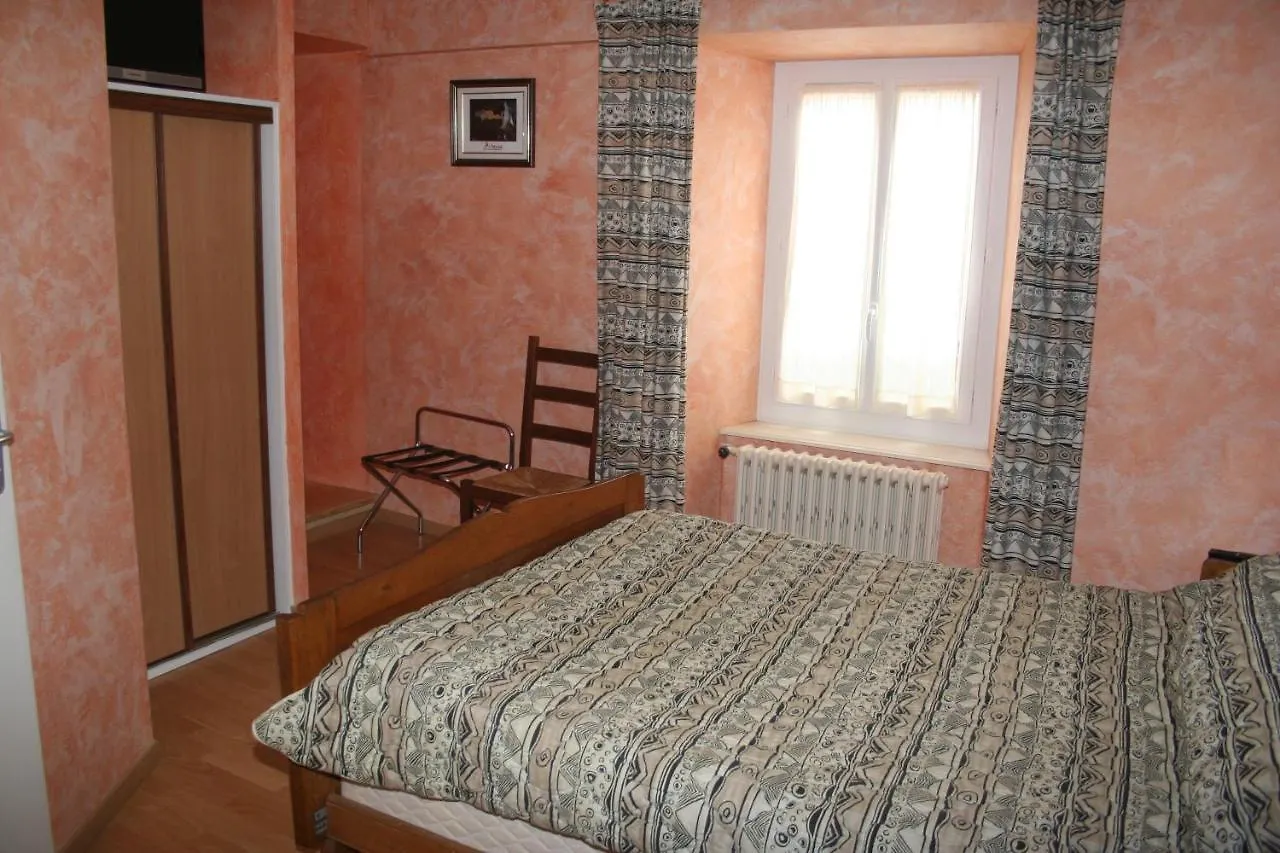 **  Logis Hotel Restaurant Au Bon Accueil Arvieu France
