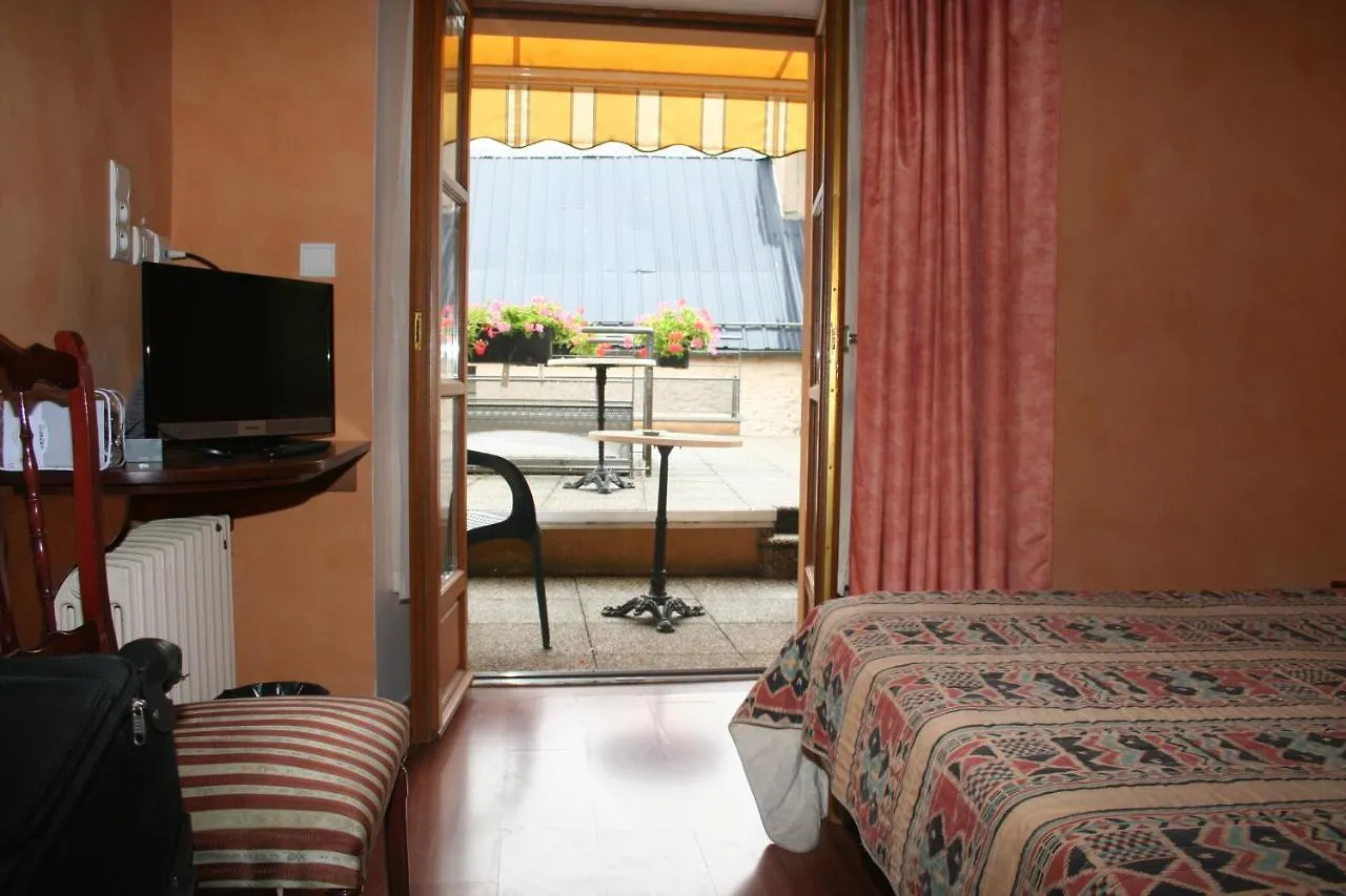 Logis Hotel Restaurant Au Bon Accueil Arvieu