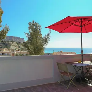 https://sunrise-cassis.fr-provencehotel.com